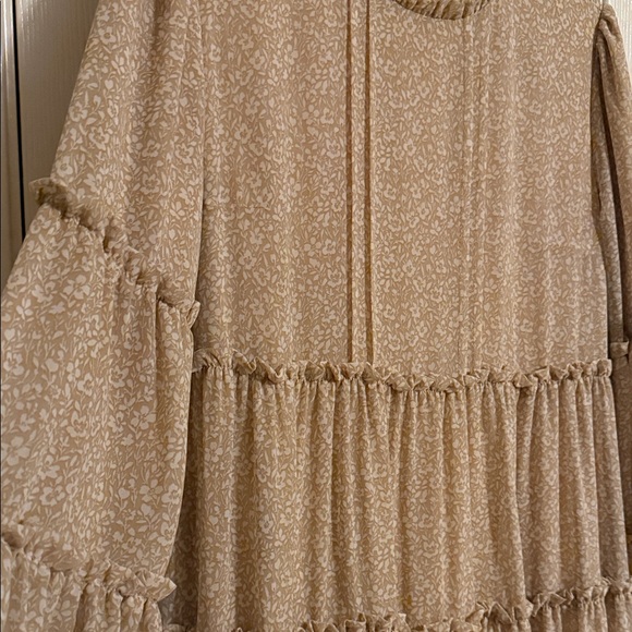 Dainty Jewells x Courtney Toliver  Floral Long Sleeve Dress - Picture 4 of 4